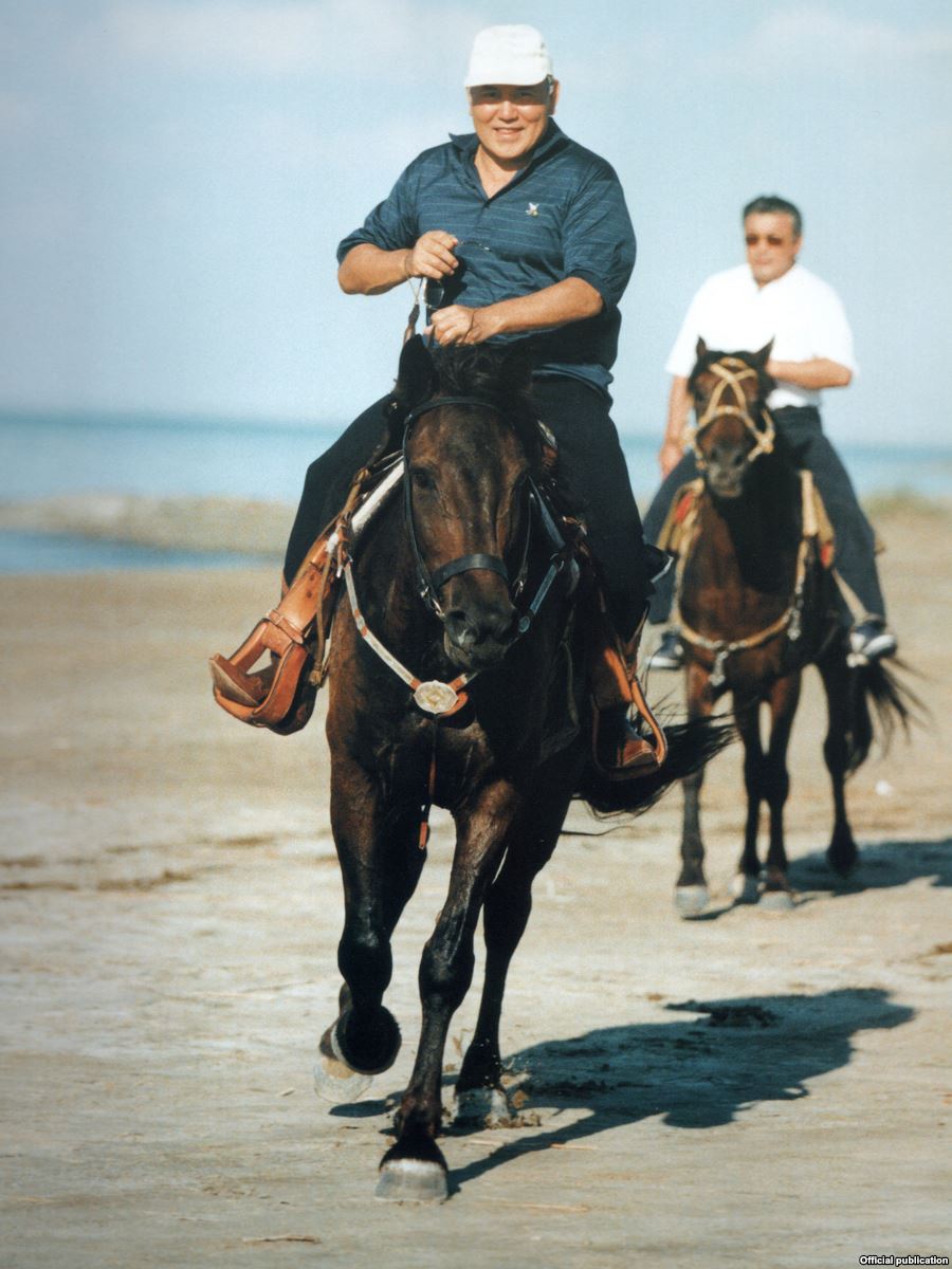 Нұрсұлтан Назарбаев, Қазақстан Республикасының Президенті.
