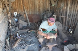 Бөтелкелерді айналдыру порносын ойнады