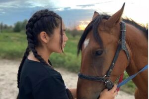 Үлкен кеудесі бар темекі шегетін аналар порно Порно қатты ауыртады