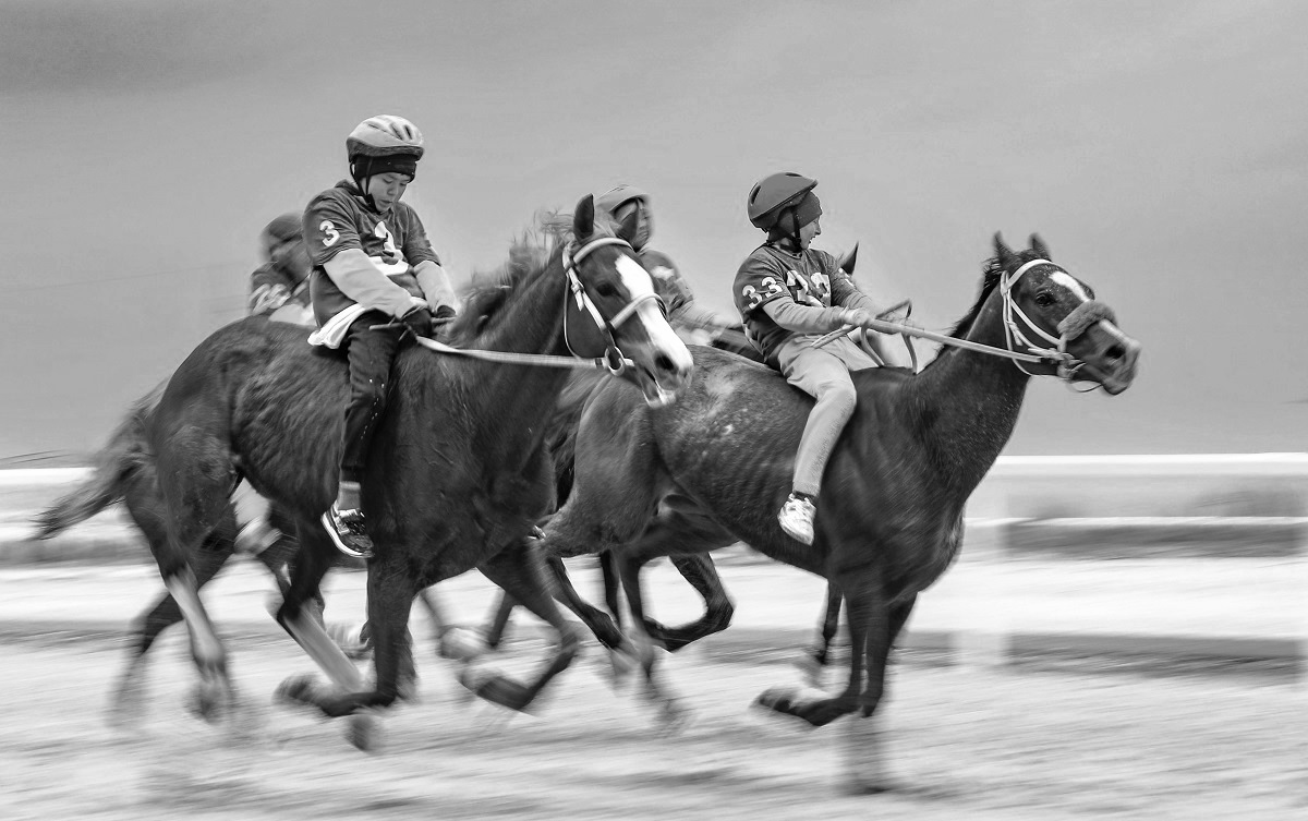Сексуалды жас медбикелер Қазақ әйелдерінің қатысуымен жоғары сапалы порно көру.